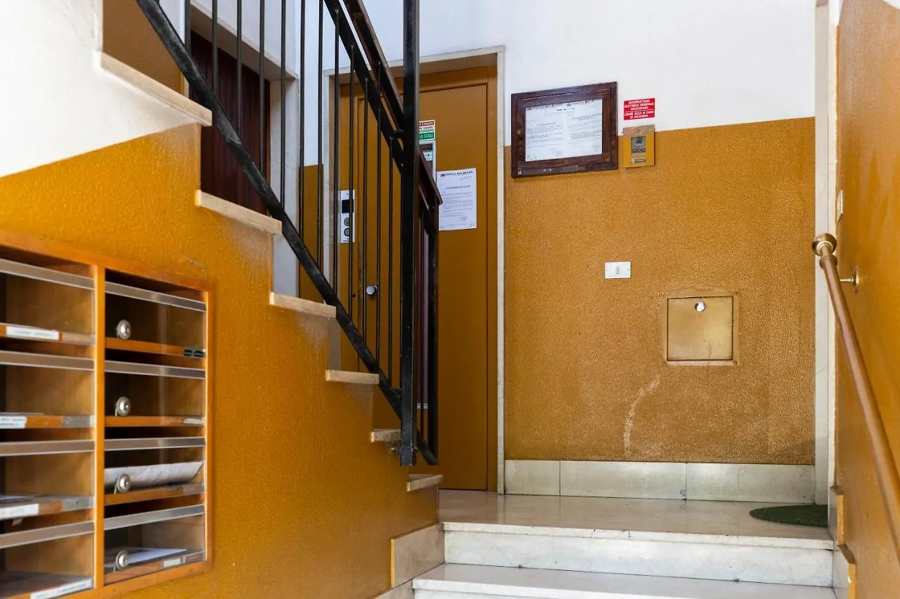 House San Cristoforo M4 Apartment Milan